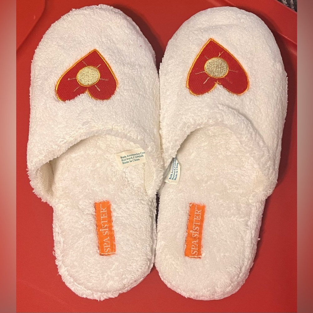 Fluffy Spa Slippers size 7-8 Cloud Foam